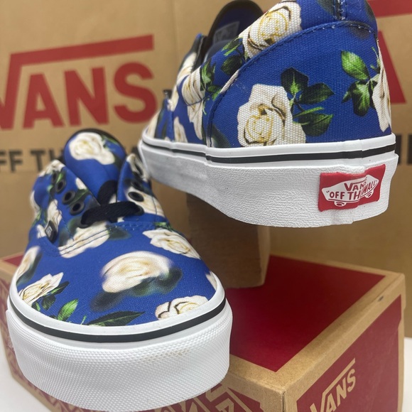 Vans Men’s Era
(Romantic Floral) Lapis Blue Sneakers 
VN0A38FRVP9 - Picture 7 of 16